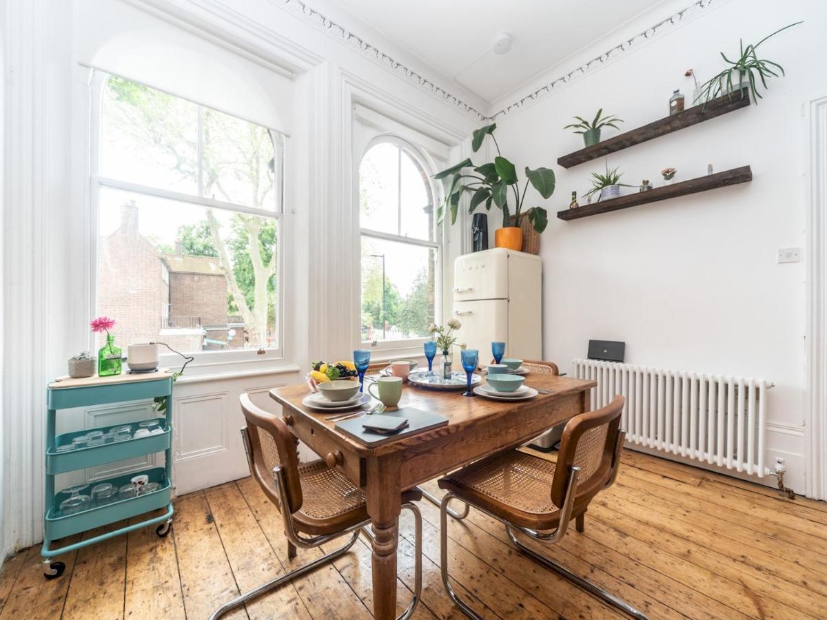 Pass The Keys Rustic And Quirky Flat In Charming Charlton Village ลอนดอน ภายนอก รูปภาพ