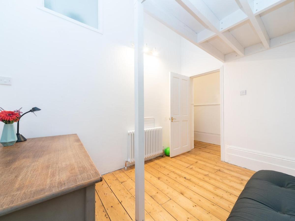 Pass The Keys Rustic And Quirky Flat In Charming Charlton Village ลอนดอน ภายนอก รูปภาพ