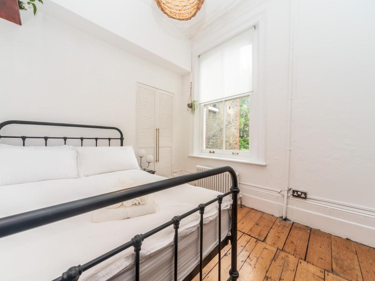 Pass The Keys Rustic And Quirky Flat In Charming Charlton Village ลอนดอน ภายนอก รูปภาพ